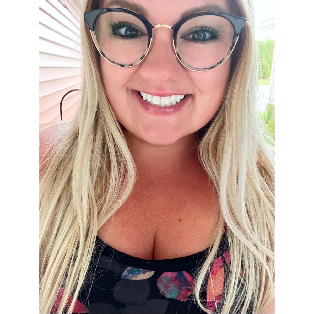 Meet your Posher, Jennifer